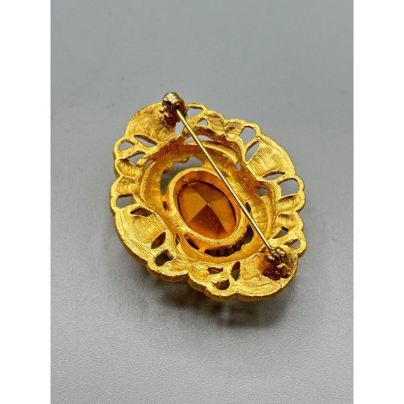 Vintage Matte Gold Tone Brooch Very Ornate Oval Design with Clear Rhinestones - Picture 5 of 6